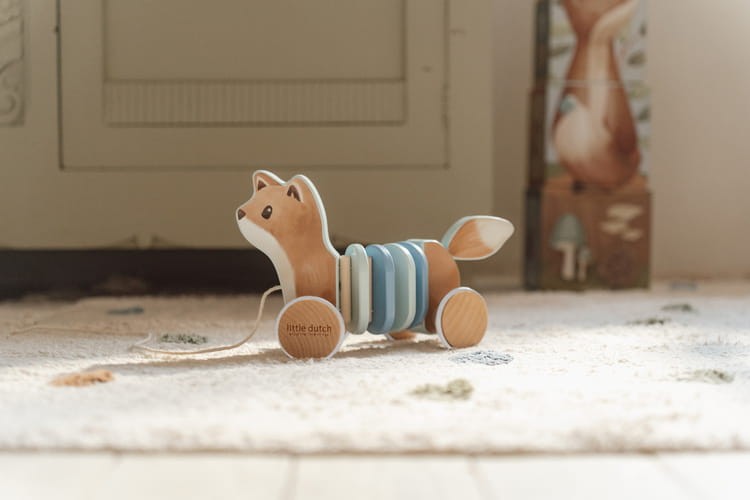 Drewniany lisek do ciągnięcia Forest Friends FSC Little Dutch