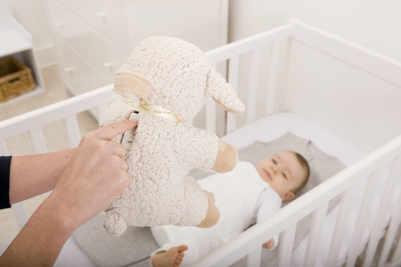 Szumiąca śpiąca owieczka z pozytywką Sleep Sheep Cloud B