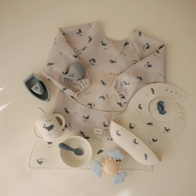 FlatLays.12.08-21.jpg