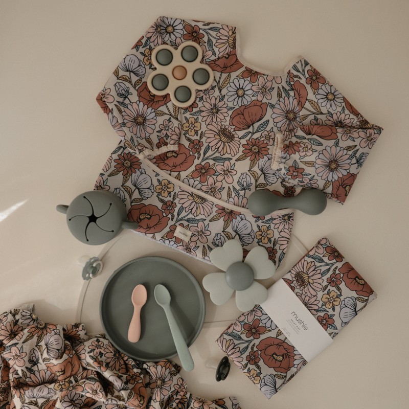 Wodoodporny śliniak z długim rękawem Retro Flowers Kwiatki Mushie