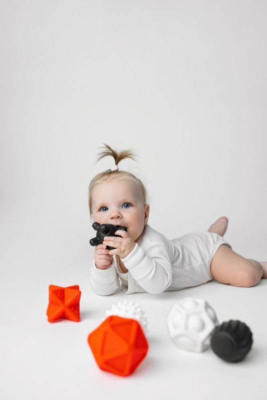 Piłeczki sensoryczne Sensorky Kontrastowe 0m+ 6 szt. Mom's Care