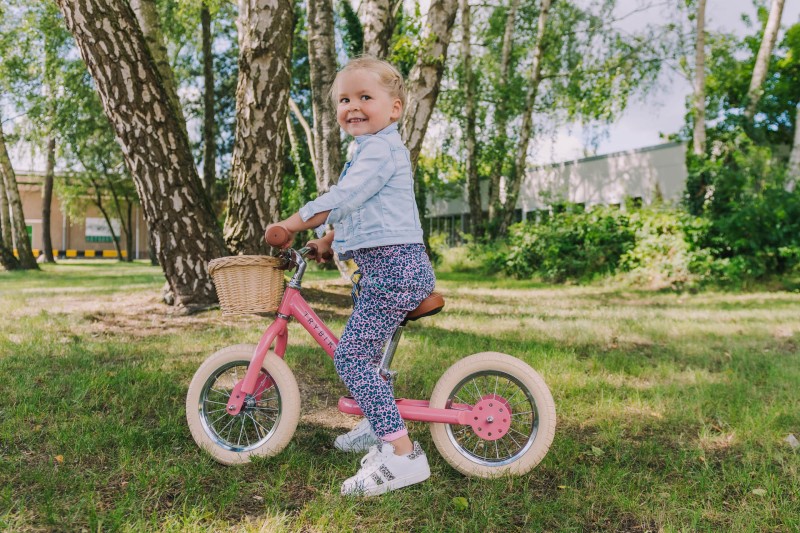Pierwszy rower biegowy balansujący dziecięcy różowy dla dzieci Trybike