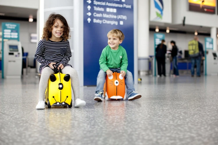 jezdzaca-walizeczka-trunki-woz-strazacki-frank_wm_1711_16339_09.jpg