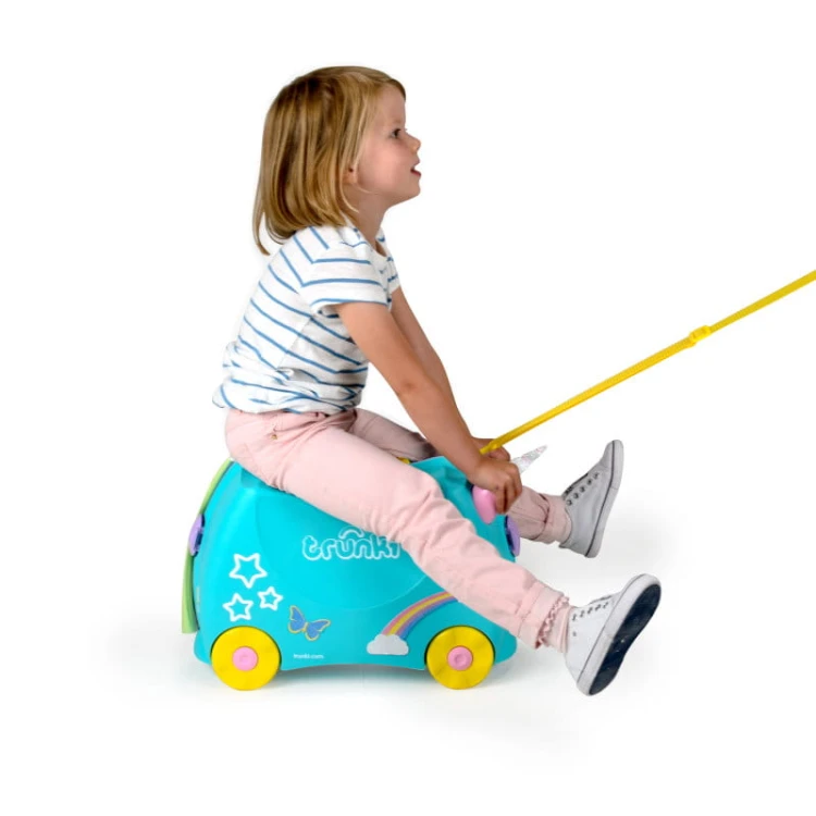 jezdzaca-walizeczka-trunki-jednorozec-una_wm_9081_17711_08.jpg