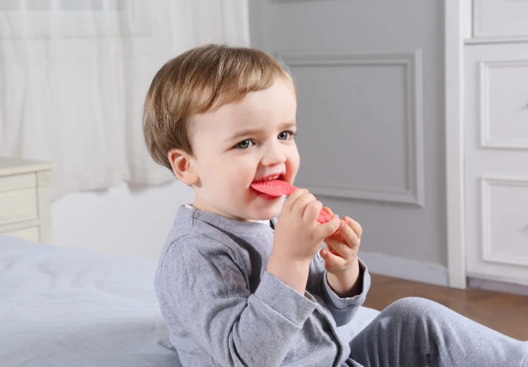 8059 Squirrel teether toy Rose 2.jpg