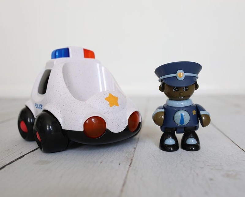 Wóz policyjny z policjantem First Friends TOLO BIO