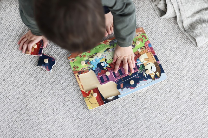 Drewniana układanka puzzle z uchwytami 12 elementów Bluey zabawka dla dzieci MICKI