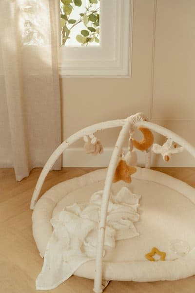 Little Dutch Mata aktywizująca z pałąkiem Newborn Naturals
