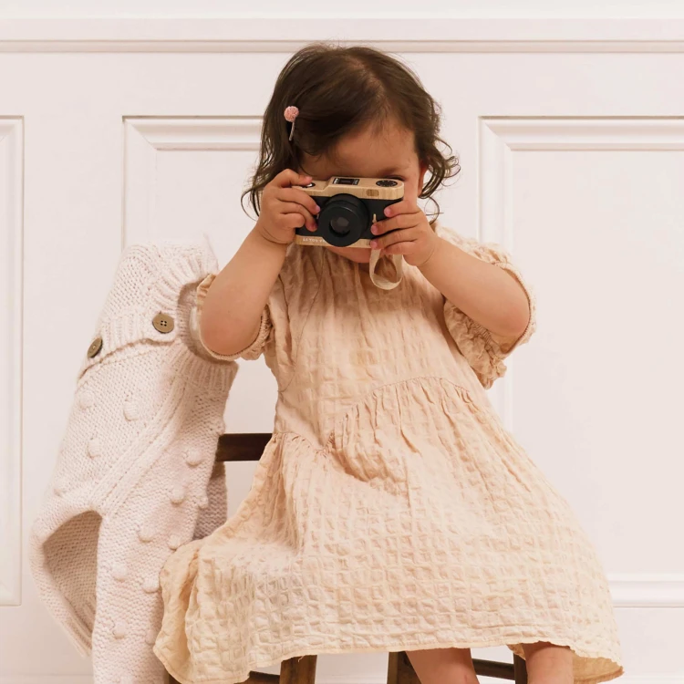 Drewniany aparat fotograficzny retro z kalejdoskopem, zabawka, Le Toy Van
