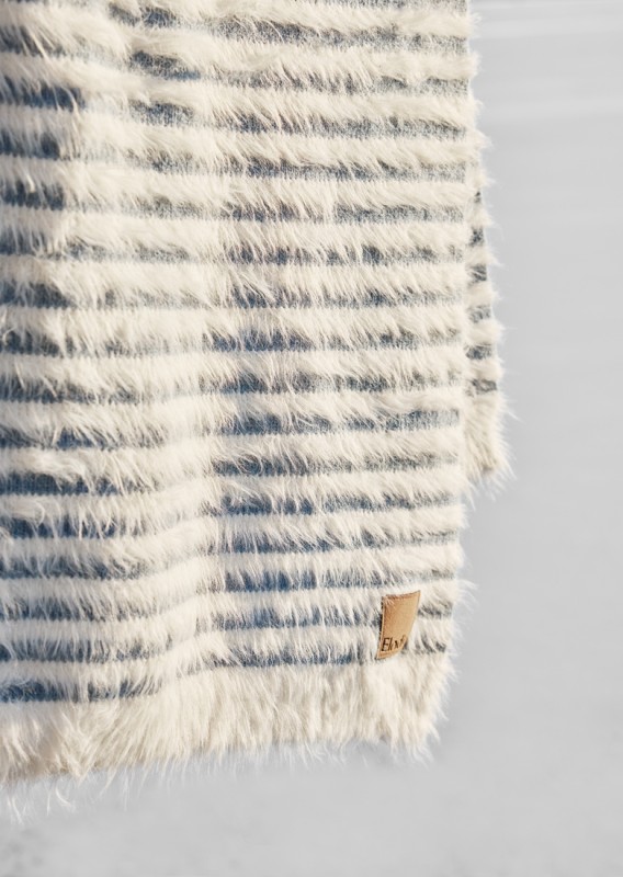 Kocyk Furry Knit Berry Blue Elodie Details