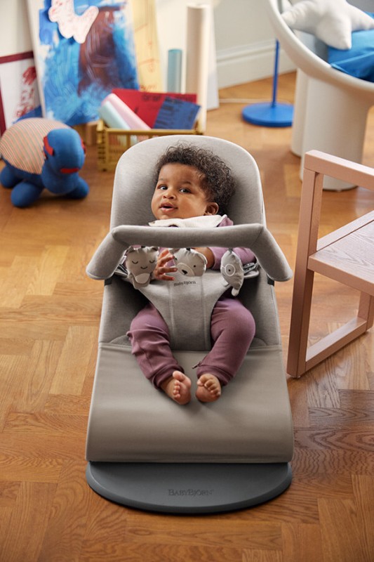 Leżaczek BLISS 3D Jersey Piaskowoszary BABYBJORN