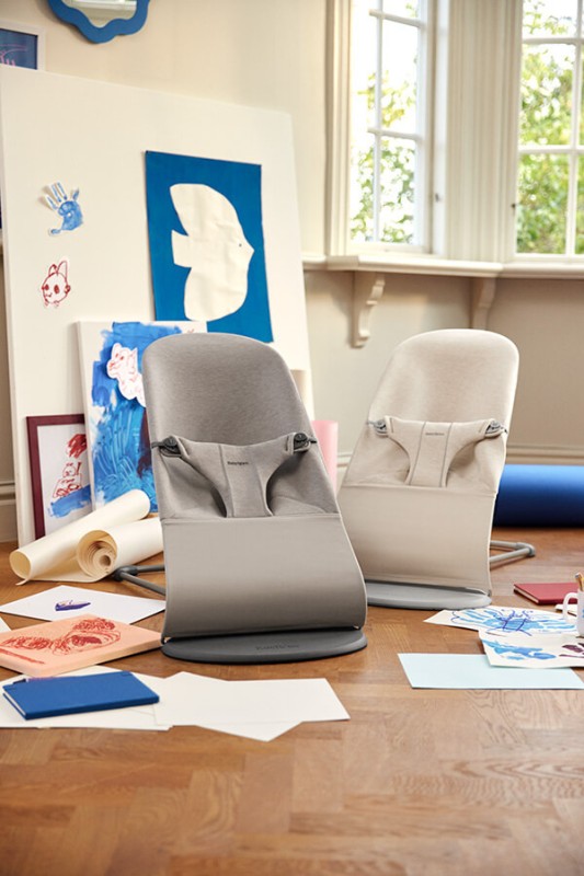 Leżaczek BLISS 3D Jersey Piaskowoszary BABYBJORN
