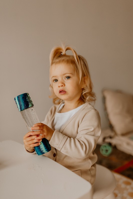 Butelka sensoryczna DIY Galaxy Galaktyka Jellystone Designs