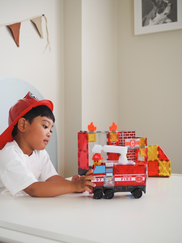 Klocki Magnetyczne Fire Station 50 el. MAGNA-TILES