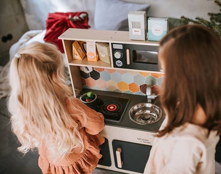 Duża drewniana kuchnia z dźwiękiem światłem LED i 6 akcesoriami Mozaika 3-8 lat Janod