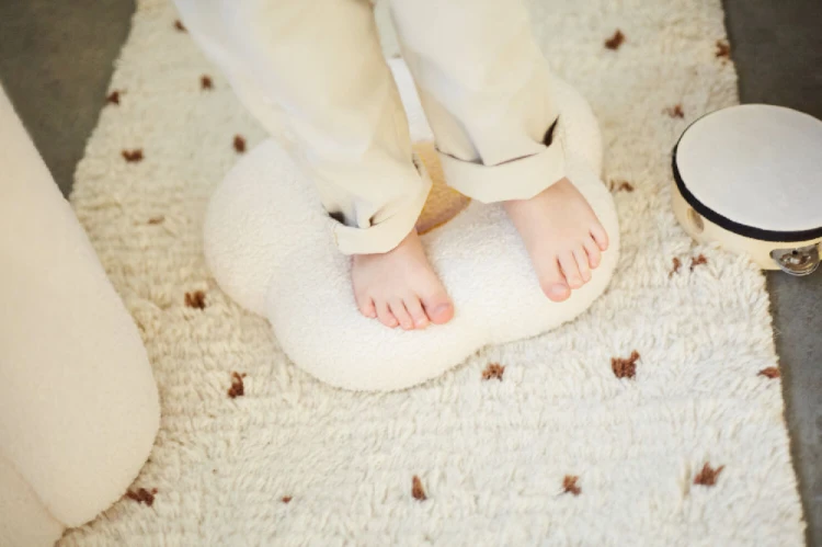 Pufa z pojemnikiem na zabawki Flower Childhome