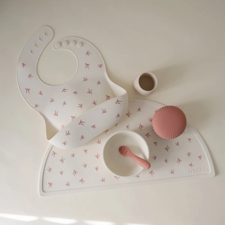 mushie-podkladka-na-stol-bows (3).jpeg