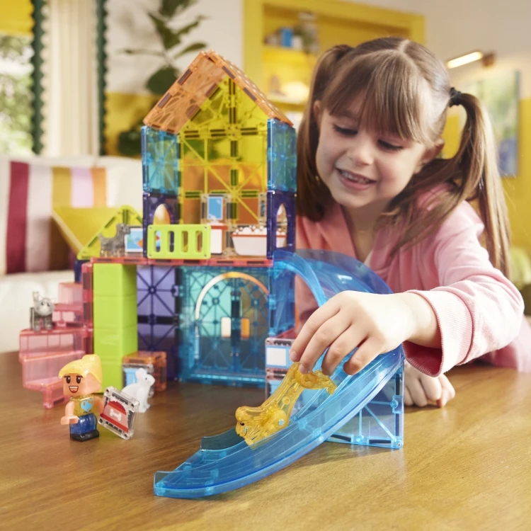 25Pet_Playhouse_LS4_RGB.jpg
