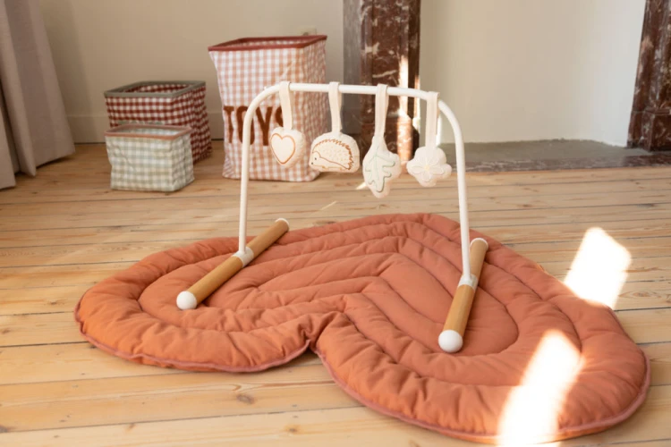 Mata do zabawy Heart Childhome