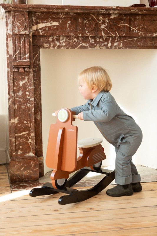Bujak na biegunach skuter Rust Childhome