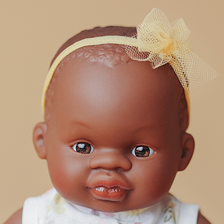 pol_pl_Lalka-dziewczynka-Afrykanka-21cm-Miniland-My-Friends-Me-883_6.jpg
