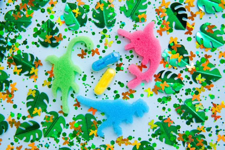 pol_pl_Glo-Pals-SAFARI-CASE-Fun-Fillers-Wklad-figurki-brokaty-do-sloikow-zabaw-sensorycznych-419_10.jpg